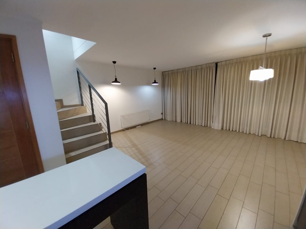 Arriendo Casa S 3D 3B 2E 1B Blest Gana - La Reina