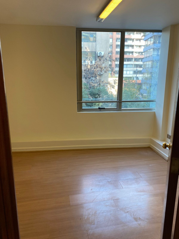 Arriendo Oficina 2B 1E Barrio El Golf - Las Condes