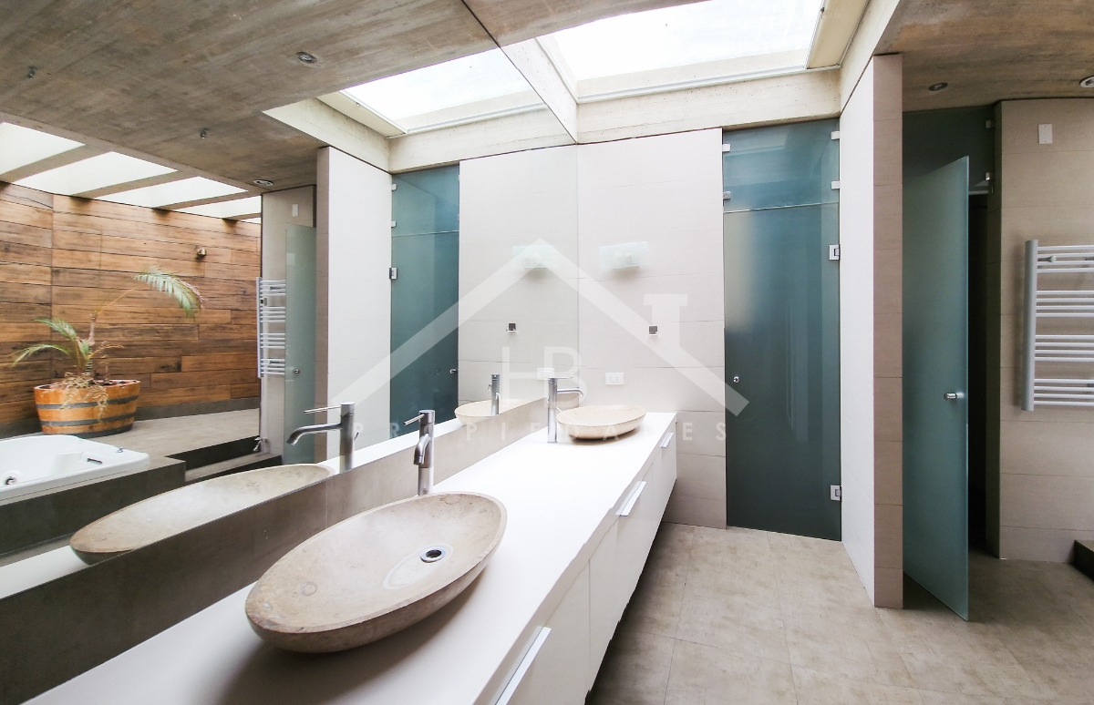 Venta Casa NO 5D en suite Walk-in cl&oacute;set 6B 3E 2B La Dehesa - Lo Barnechea