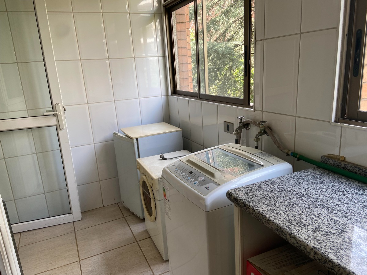 Venta Departamento SO 4D Walk-in cl&oacute;set 4B 2E 1B Barrio El Golf - Las Condes