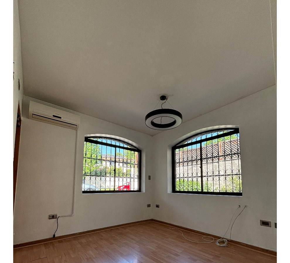 Arriendo Casa 6D en suite Walk-in cl&oacute;set 4B 3E 1B Quinchamal&iacute; - Las Condes