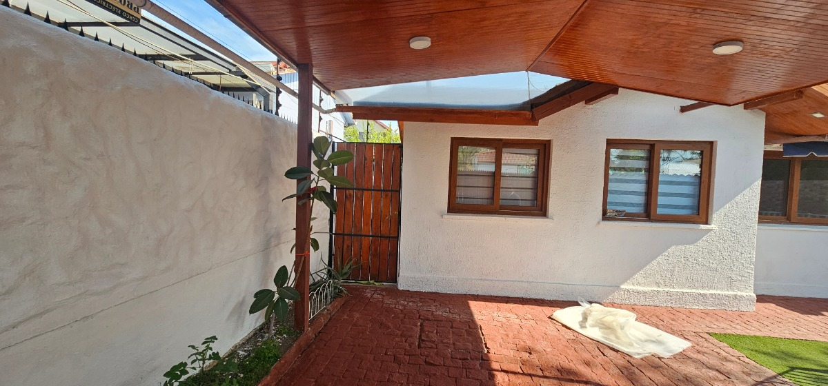 Arriendo Casa NO 5D en suite 3B 2E 1B Alto Las Condes - Las Condes