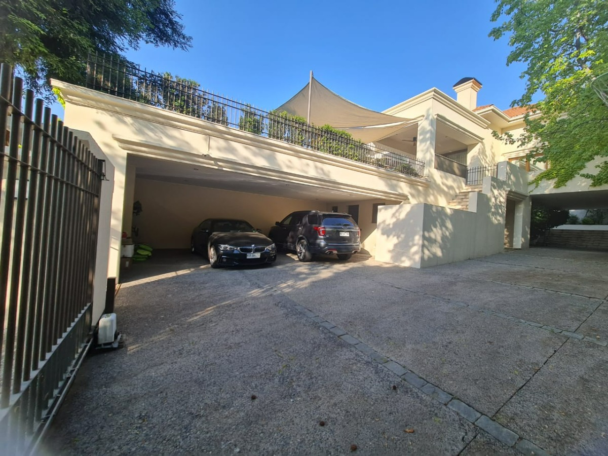 Venta Casa N 5D en suite Walk-in cl&oacute;set 5B 3E 2B San Carlos de Apoquindo - Las Condes