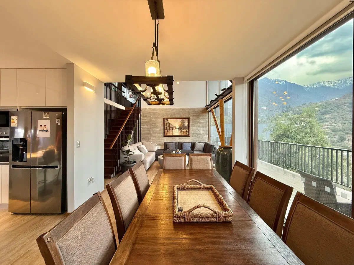 Venta Casa NOSP 6D WI cl&oacute;set Suite 5B 8E 2Bd 320m2 El Array&aacute;n - Lo Barnechea