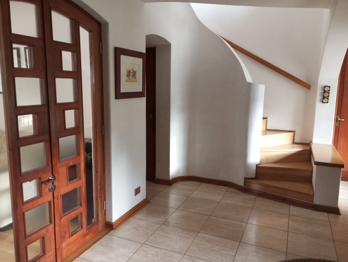 Venta Casa NO 4D en suite 4B 3E 1B Borde R&iacute;o - Casa Piedra - Vitacura