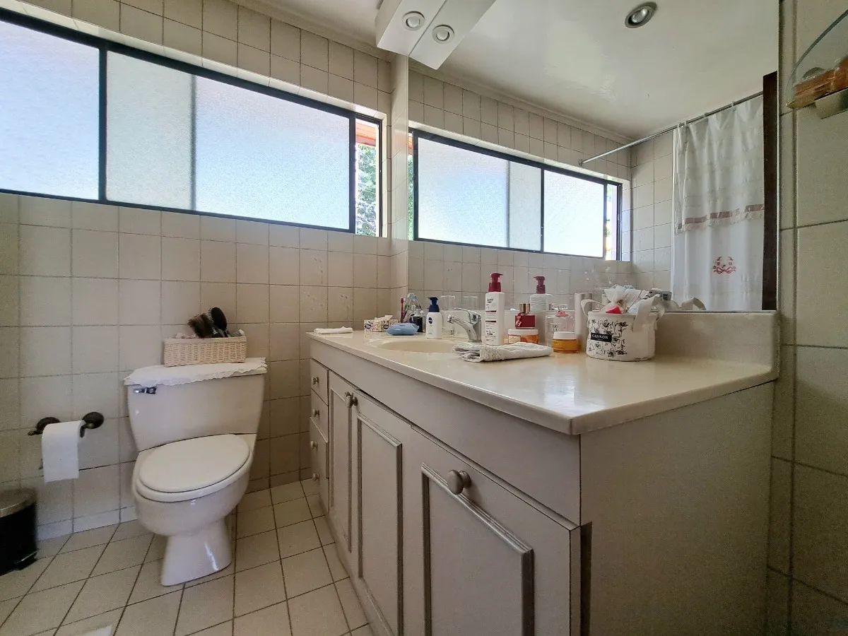 Venta Casa NO 3D WI cl&oacute;set Suite 3B 5E 1Bd Quinchamal&iacute; - Las Condes