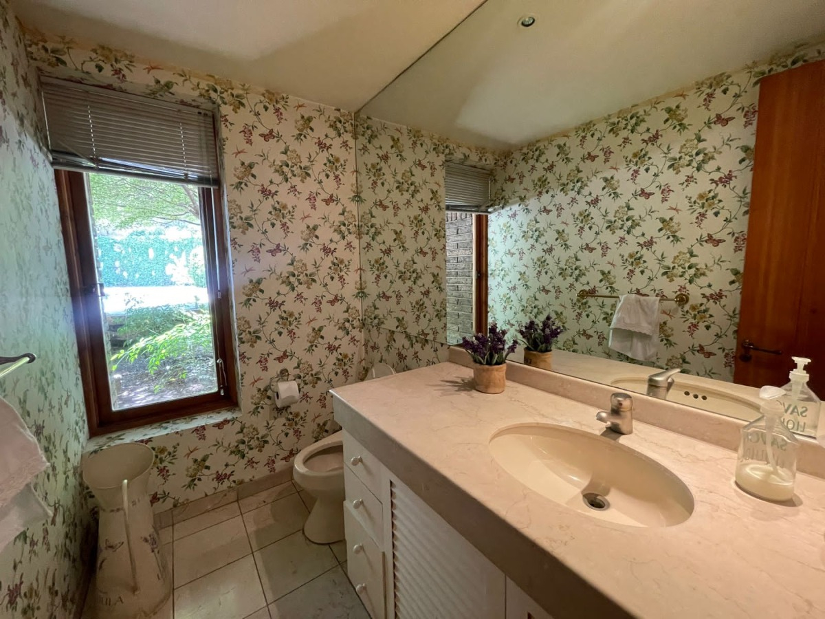 Venta Casa 7D en suite Walk-in cl&oacute;set 4B 6E 2B La Dehesa - Lo Barnechea