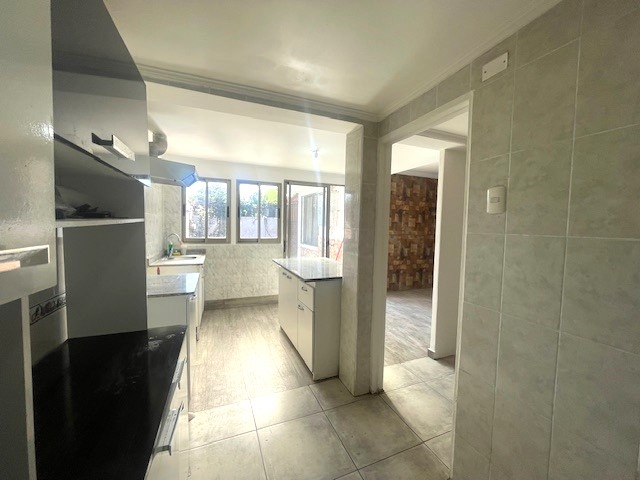 Venta Casa NO 3D 2B 2E Rotonda Atenas - Las Condes