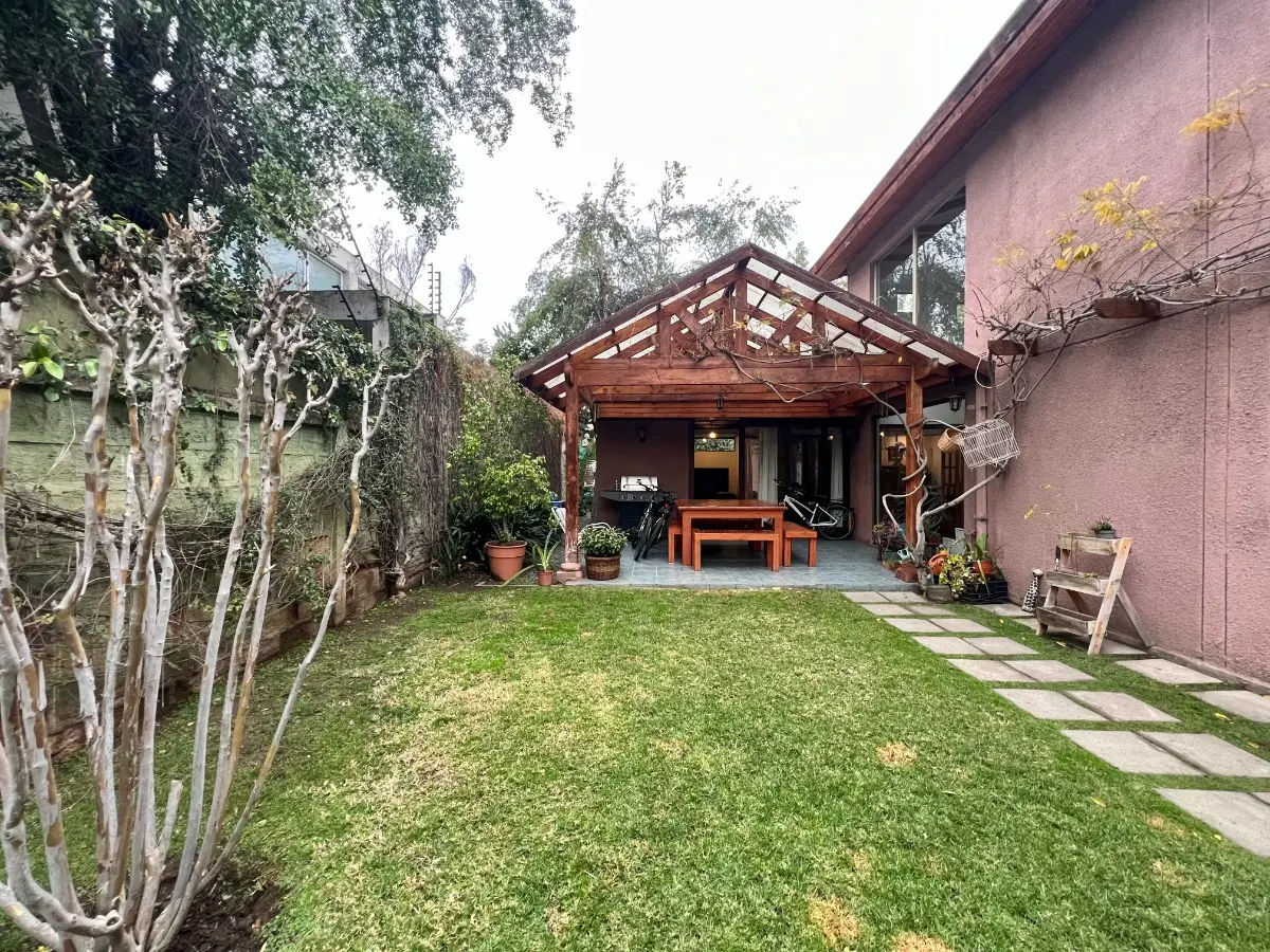Venta Casa NO 5D 3B 3E 1Bd  - Vitacura
