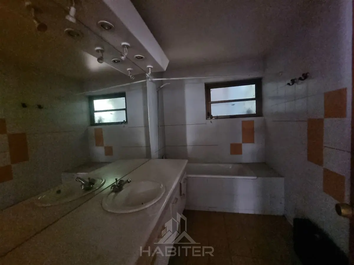 Venta Casa NO 6D WI cl&oacute;set Suite 5B 5E 1Bd 700m2  - Vitacura