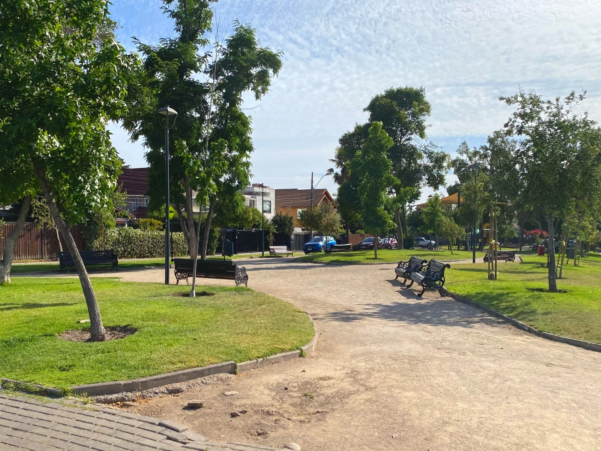 Venta Casa NO 3D 2B 2E 1B Villa El Dorado - Vitacura