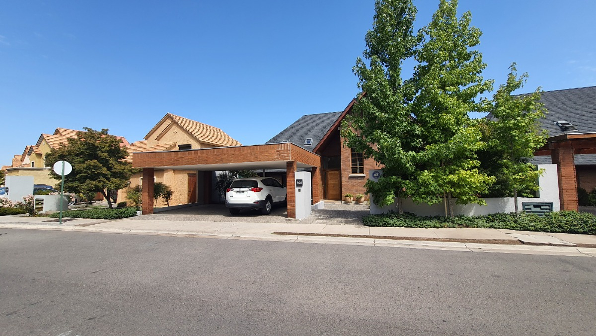 Arriendo Casa 5D San Carlos de Apoquindo - Las Condes