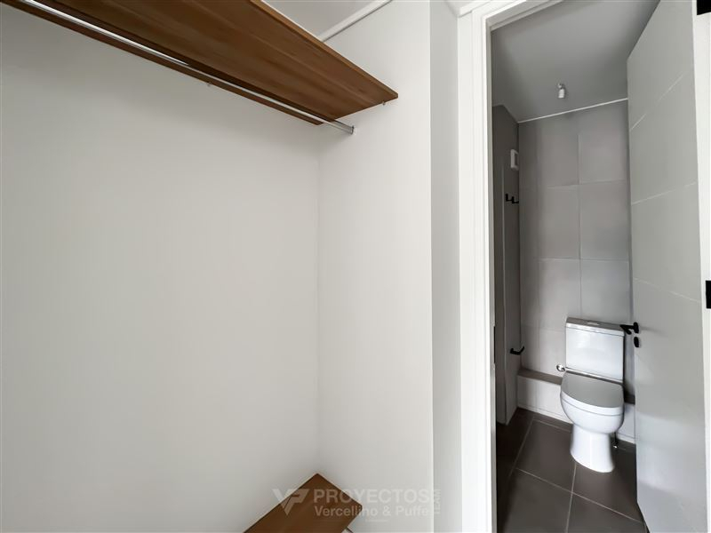 Venta Departamento Oriente 2D en suite Walk-in cl&oacute;set 2B 1E 1B Plaza San Enrique - Lo Barnechea