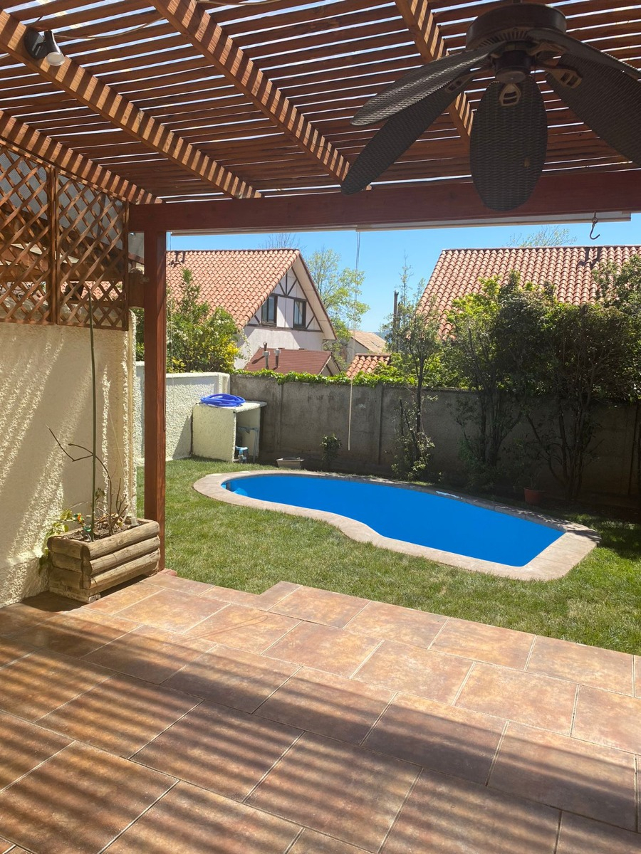 Arriendo Casa 5D 4B 2E San Carlos de Apoquindo - Las Condes
