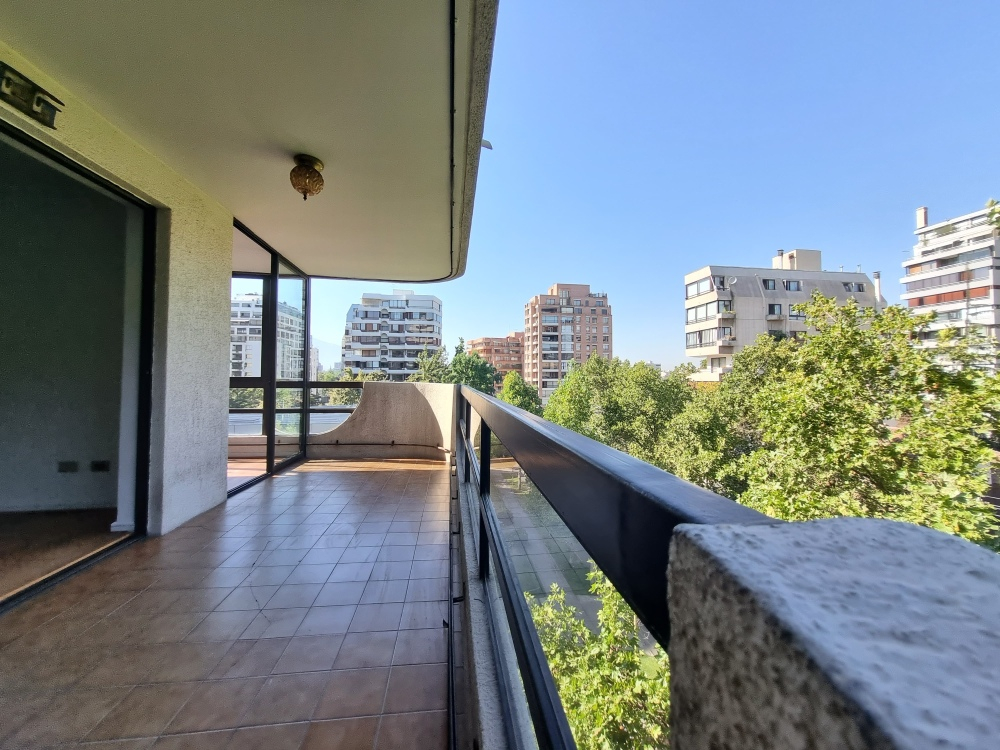 Arriendo Departamento 4D Barrio El Golf - Las Condes