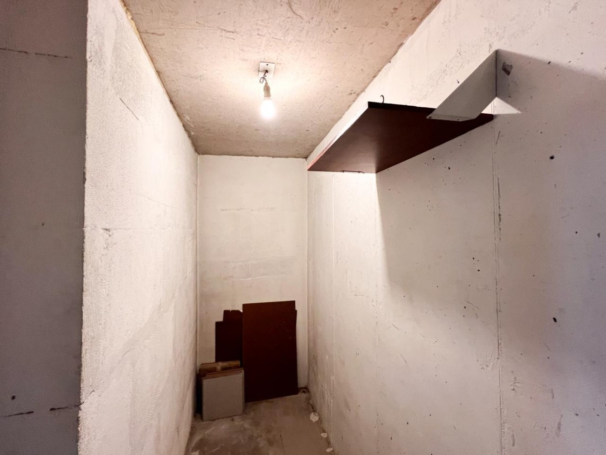 Venta Departamento SO 2D en suite Walk-in cl&oacute;set 2B 1E 1Bd Barrio Italia - Providencia