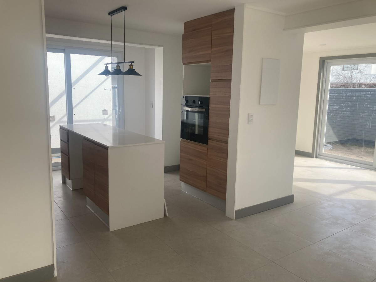 Venta Casa NP 3D en suite Walk-in cl&oacute;set 3B 2E 1B Rotonda Atenas - Las Condes