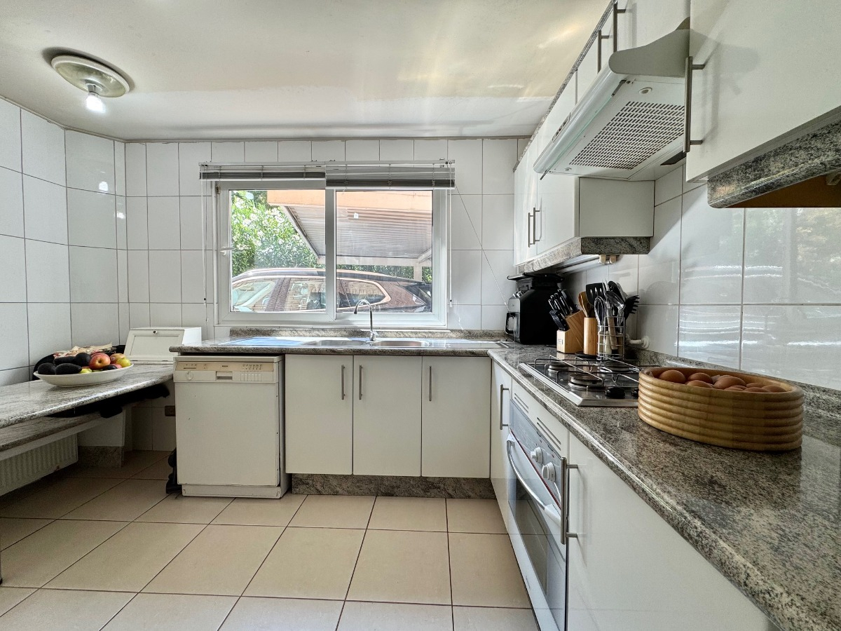 Venta Casa P 5D en suite Walk-in cl&oacute;set 5B 2E 1B Los Trapenses - Lo Barnechea