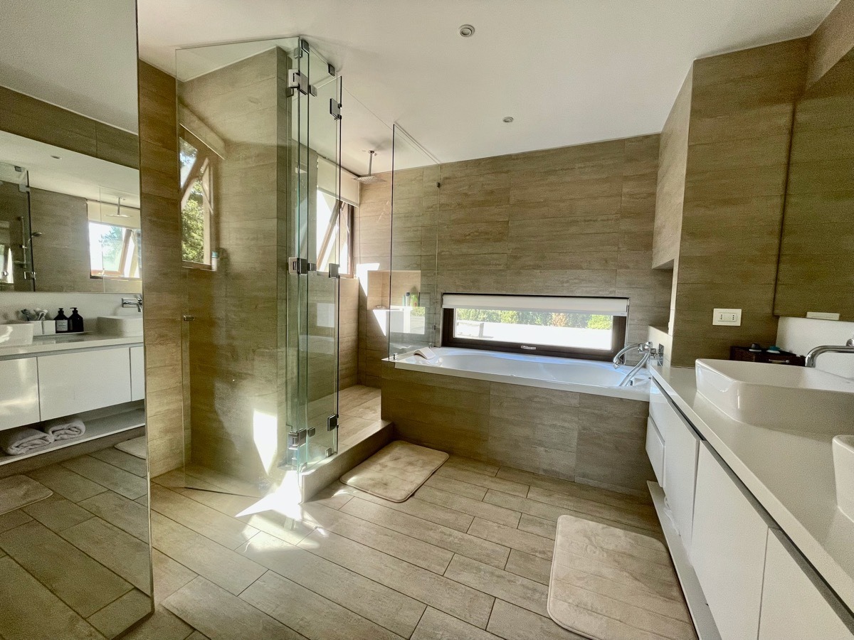 Venta Casa NO 5D en suite Walk-in cl&oacute;set 5B 4E 1B Chicureo - Colina