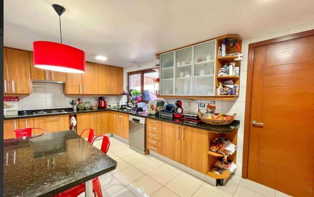 Arriendo Casa NP 5D Walk-in cl&oacute;set 4B 3E 1B San Carlos de Apoquindo - Las Condes