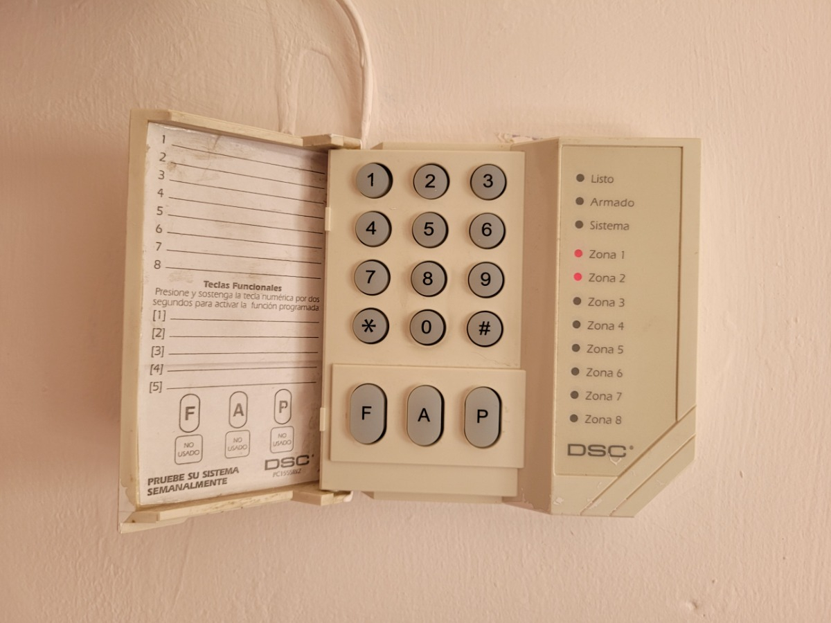 Venta Casa NO 3D 2B 2E 1B Metro Sim&oacute;n Bolivar - La Reina