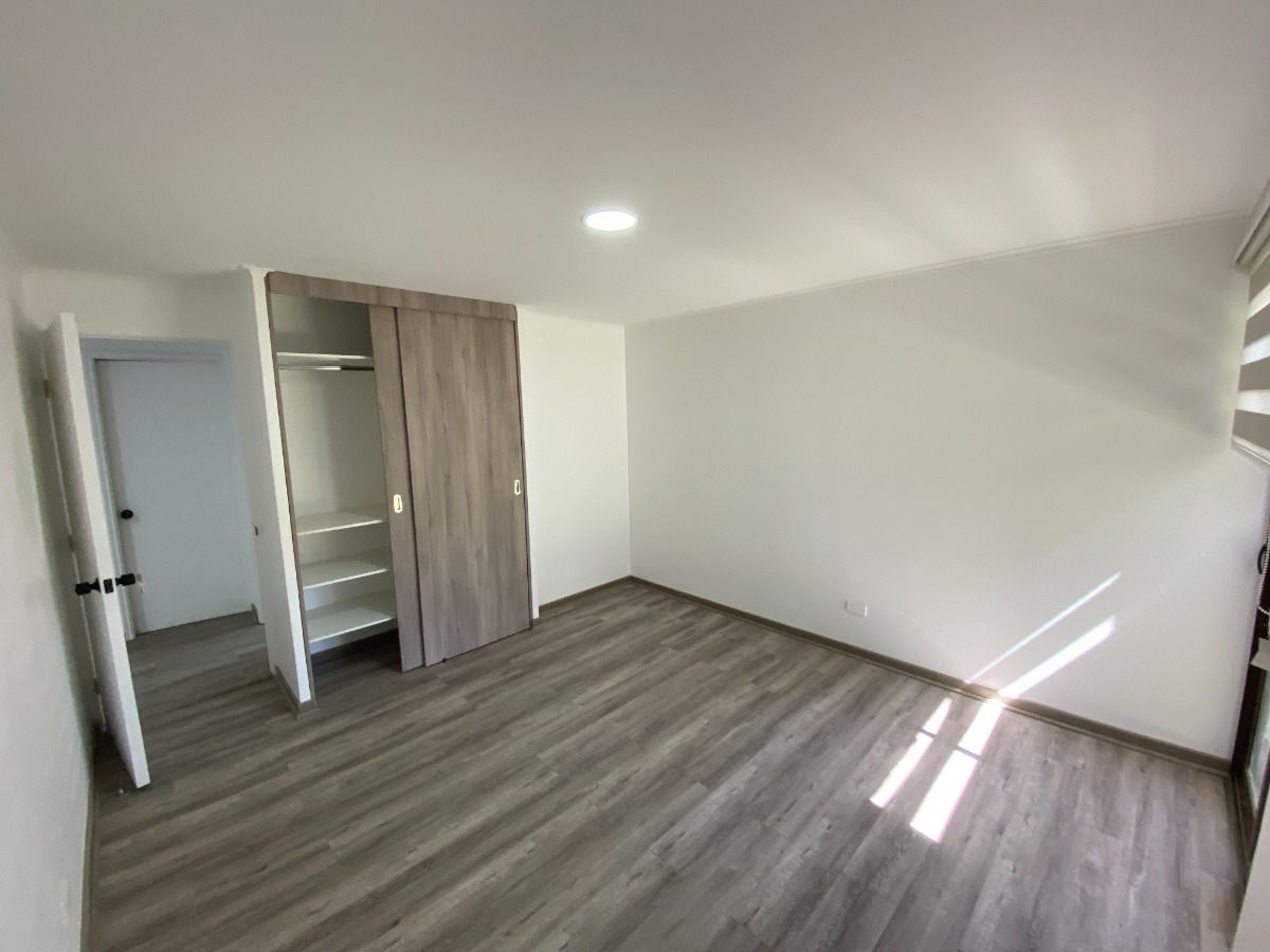 Venta Casa NO 3D 2B 2E 1Bd Carlos Ossand&oacute;n - La Reina