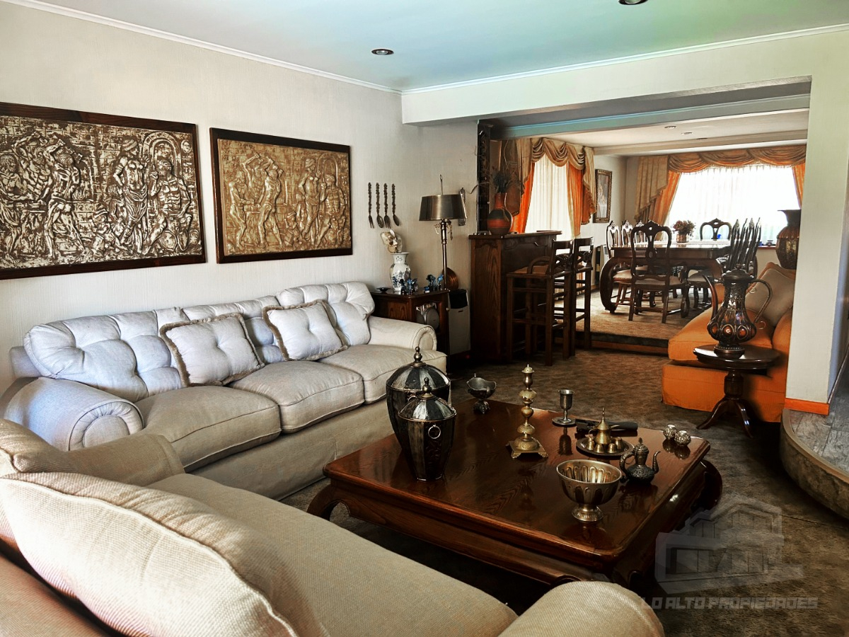 Venta Casa 5D en suite Walk-in cl&oacute;set 4B 4E 1B Metro Sim&oacute;n Bolivar - La Reina