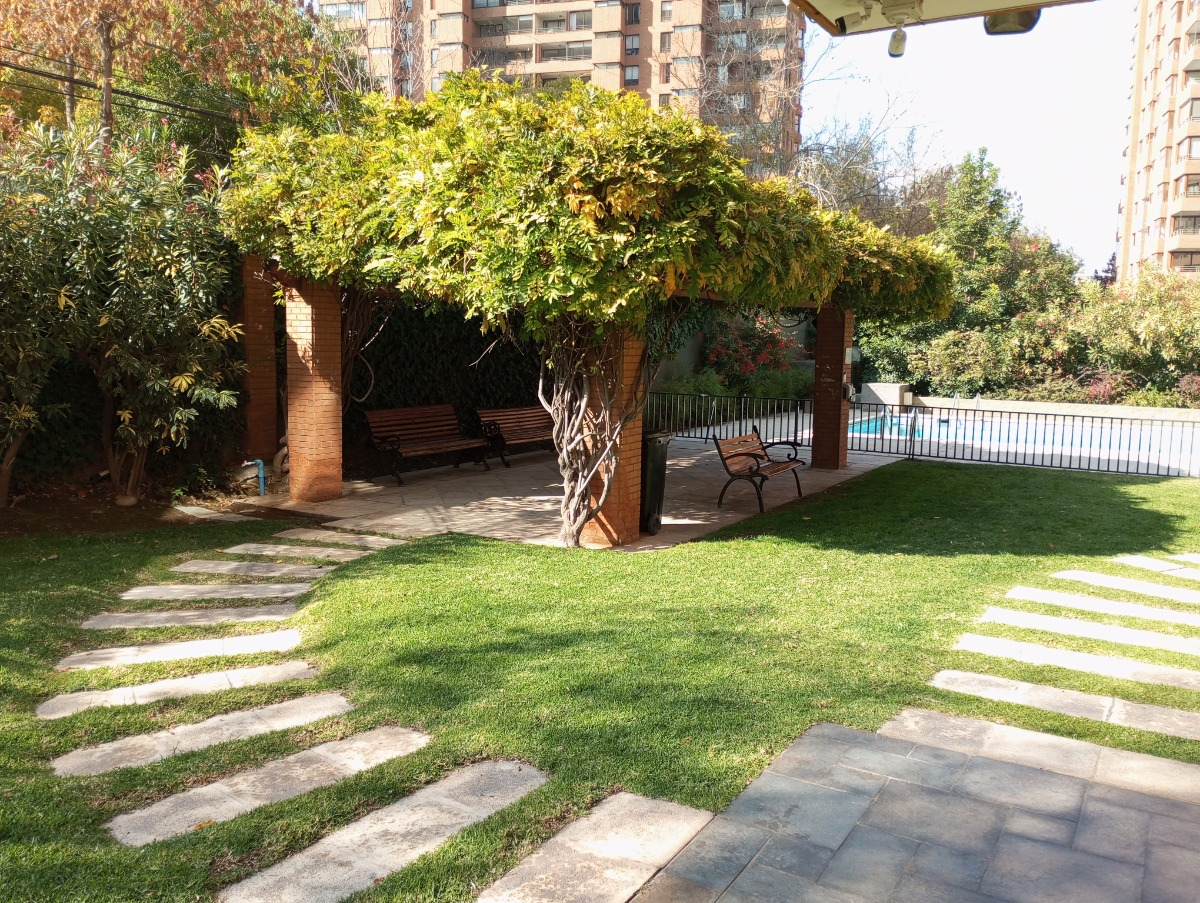 Arriendo Departamento NO 4D en suite Walk-in cl&oacute;set 2B 2E 1B Metro Manquehue - Apumanque - Las Condes