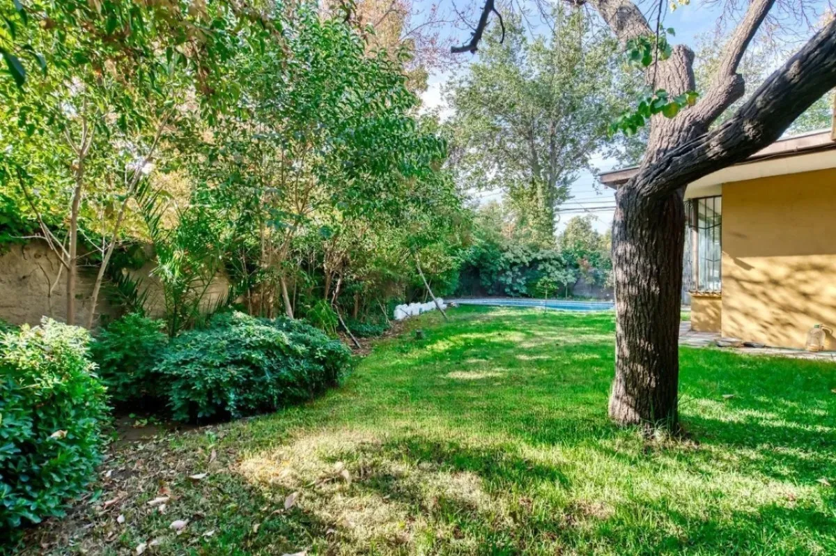 Venta Casa NO 5D WI cl&oacute;set Suite 4B 4E 1Bd Nuestra Se&ntilde;ora del Rosario - Vitacura