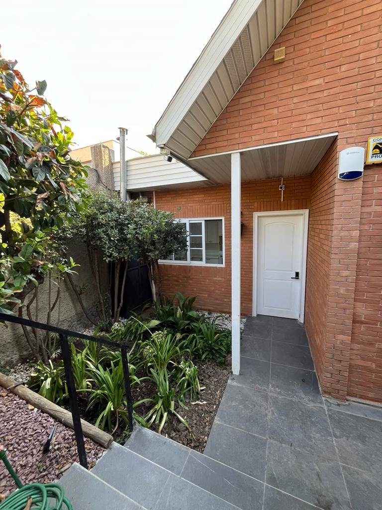 Arriendo Casa 2D Los Dominicos - Las Condes