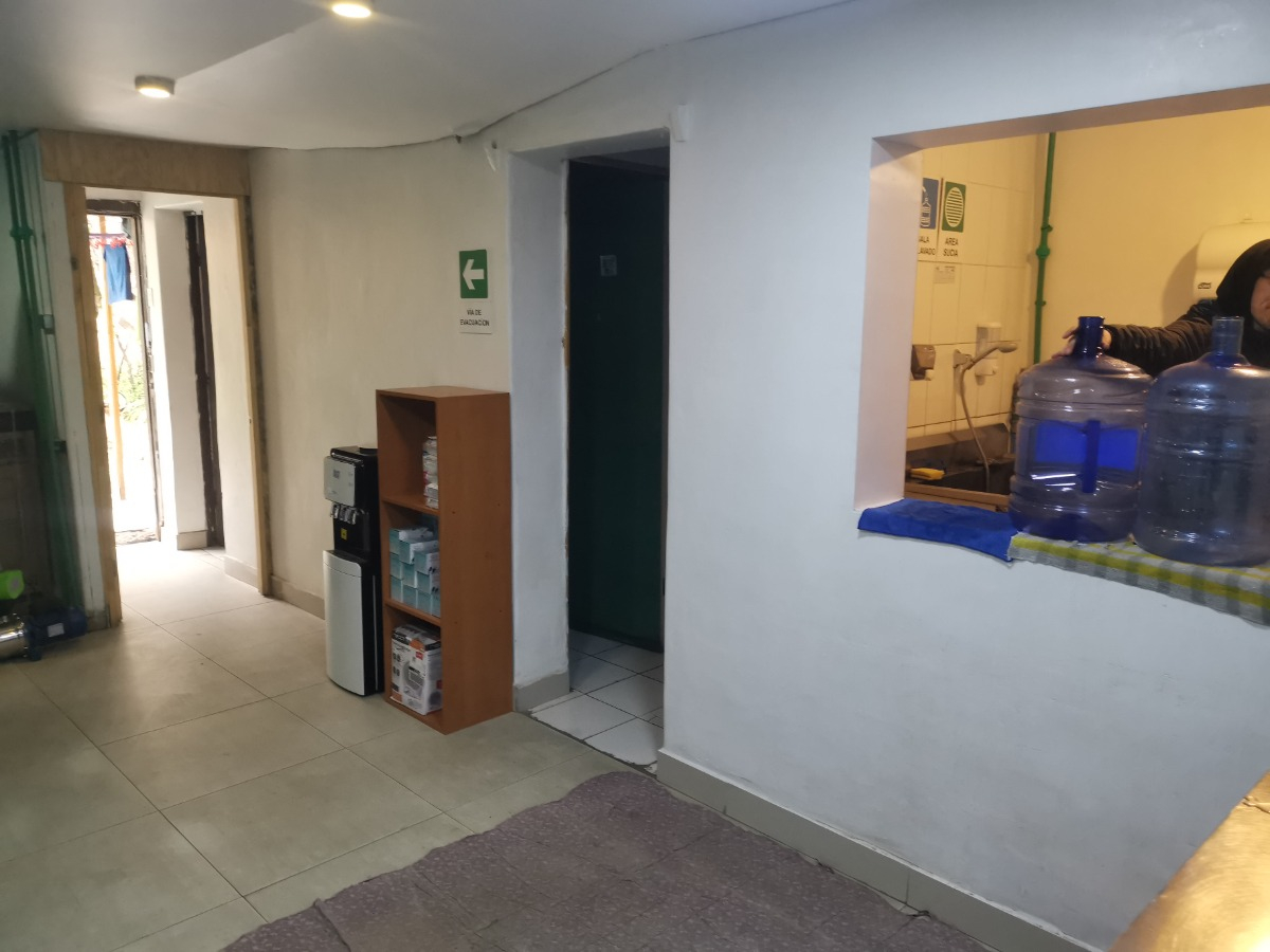 Venta Casa P 4D en suite 2B 1E 1B Antigua Lo Barnechea - Lo Barnechea