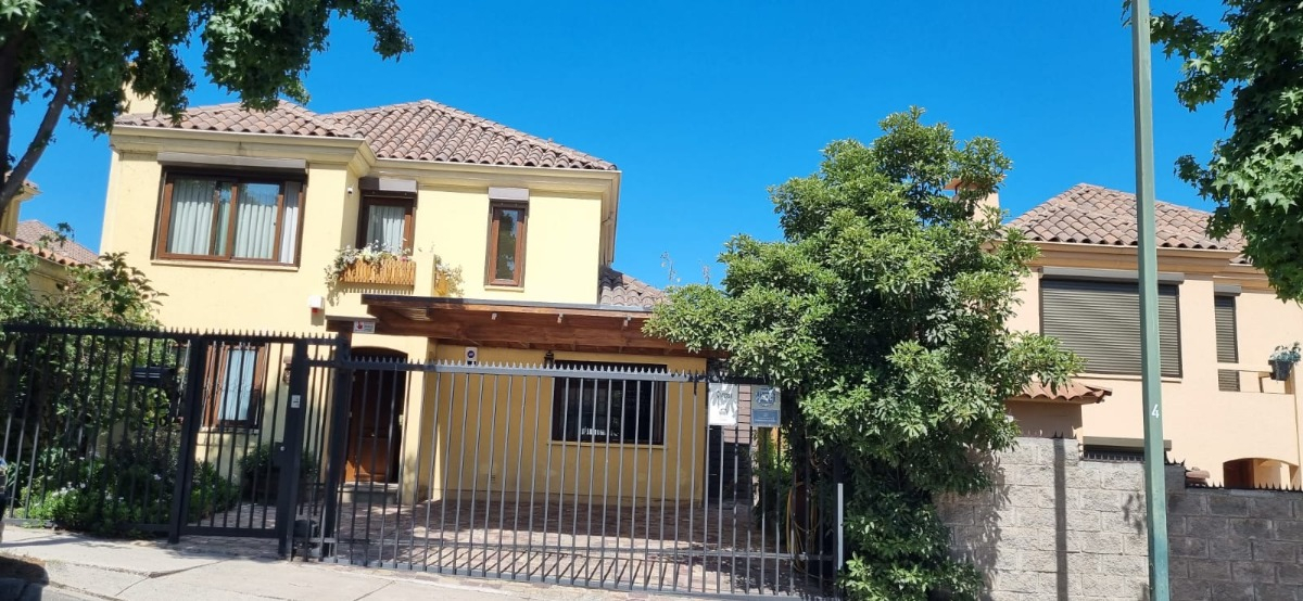 Venta Casa NOSP 4D en suite 4B 2E 1B San Carlos de Apoquindo - Las Condes
