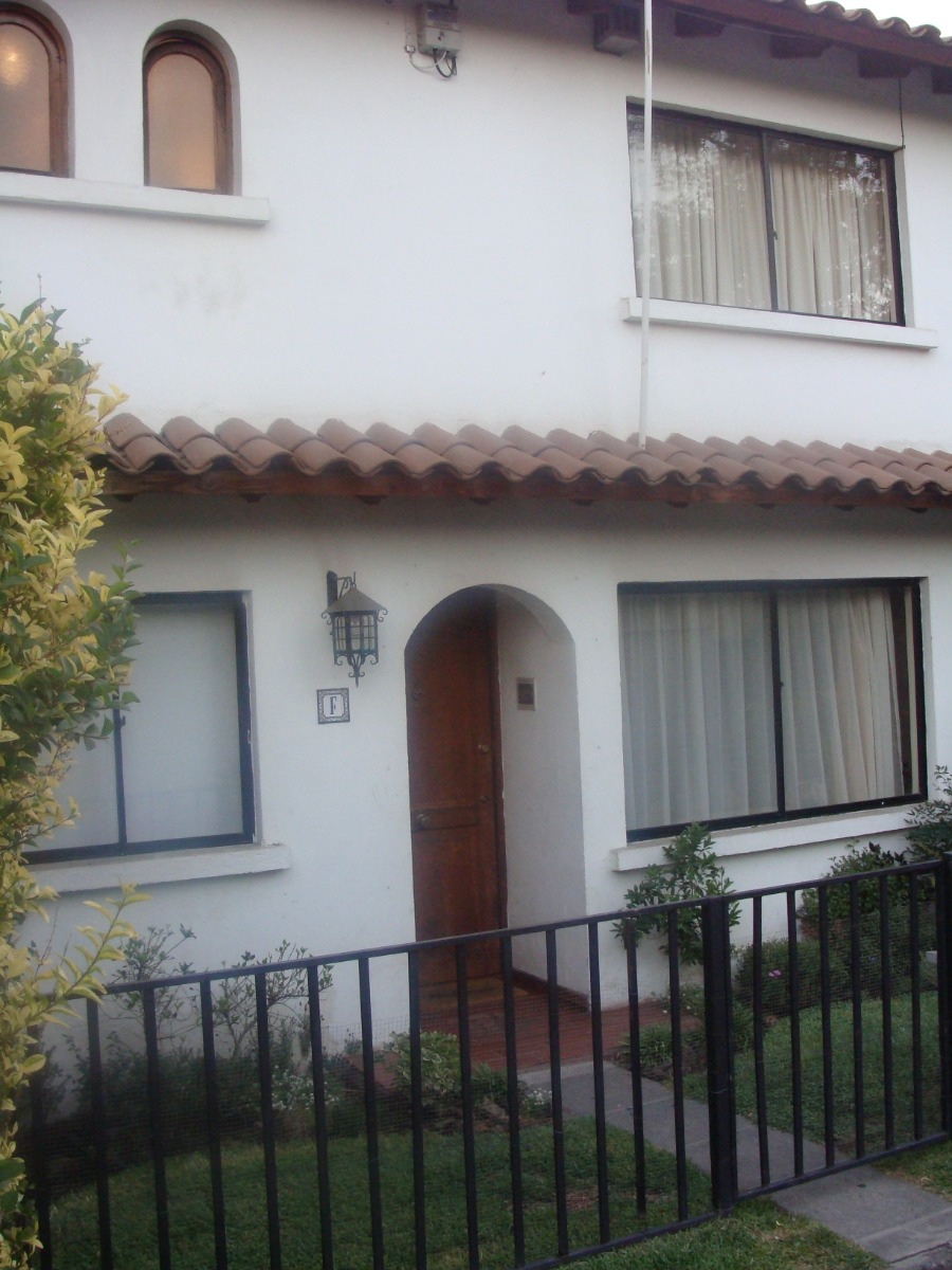 Arriendo Casa N 4D en suite 3B 2E Carlos Ossand&oacute;n - La Reina