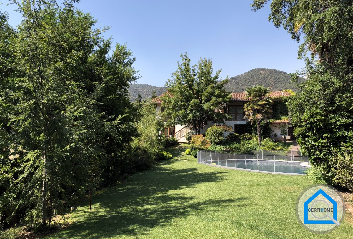 Venta Casa NOSP 5D en suite Walk-in cl&oacute;set 3B 10E 1B El Array&aacute;n - Lo Barnechea