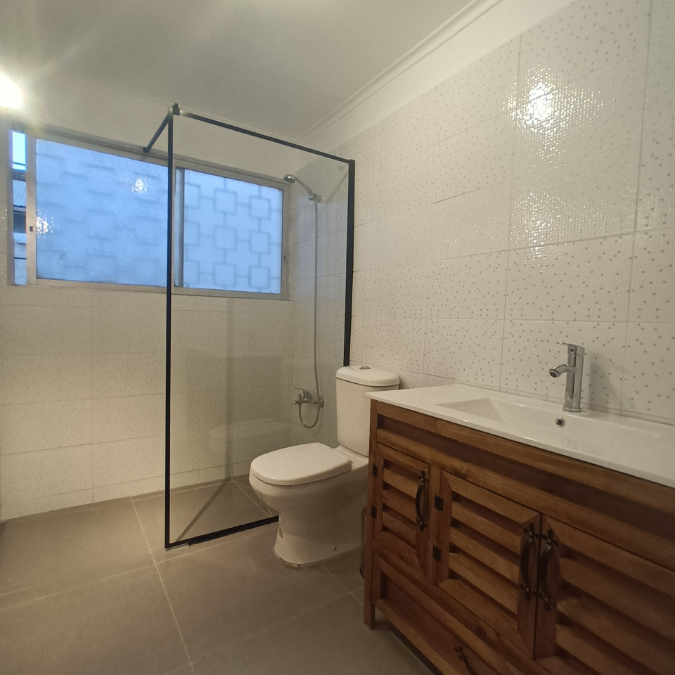 Arriendo Casa 3D 2B 3E 1B Metro Pr&iacute;ncipe de Gales - Country Club - La Reina