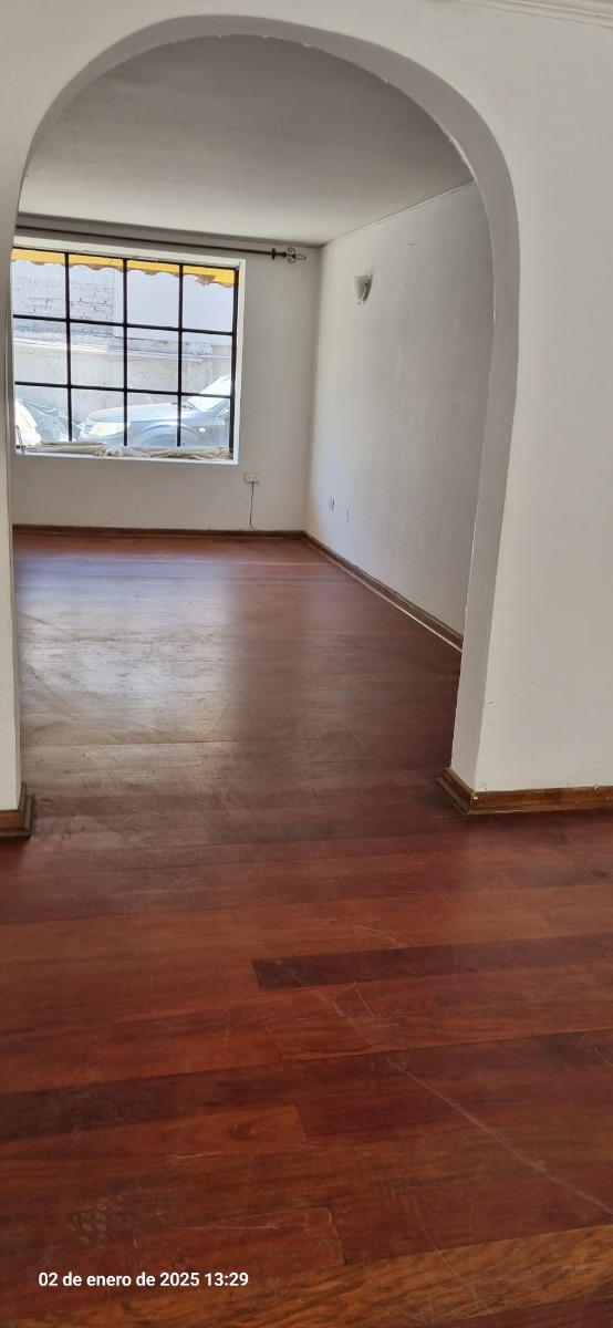 Arriendo Casa NO 5D en suite 4B 1E 1B In&eacute;s de Su&aacute;rez - Providencia