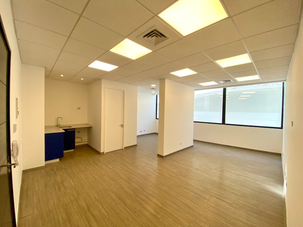 Arriendo Oficina S 1B 1E Los Dominicos - Las Condes