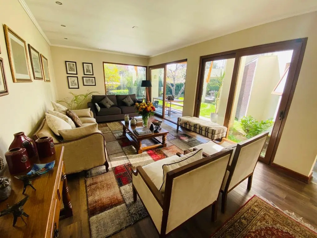 Venta Casa NO 6D 5B 4E 1B Los Dominicos - Las Condes