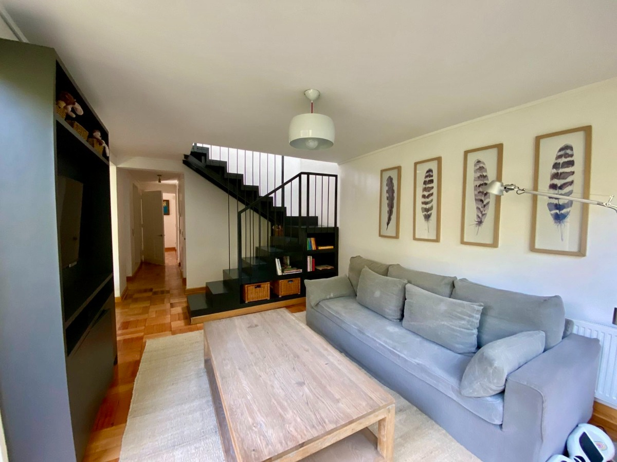 Arriendo Casa NP 4D Walk-in cl&oacute;set 3B 2E  - Vitacura