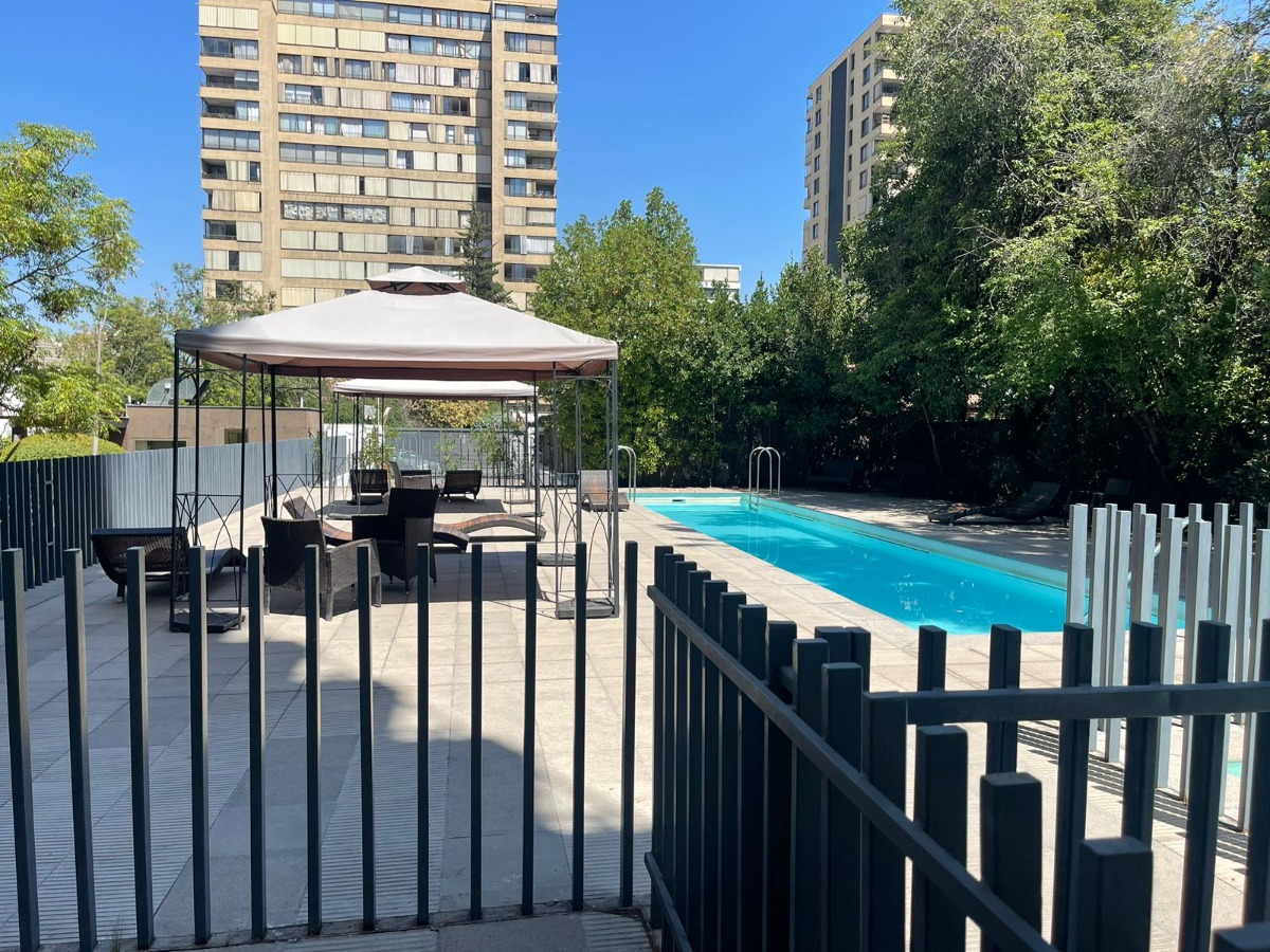 Arriendo Departamento 2D Rotonda Atenas - Las Condes