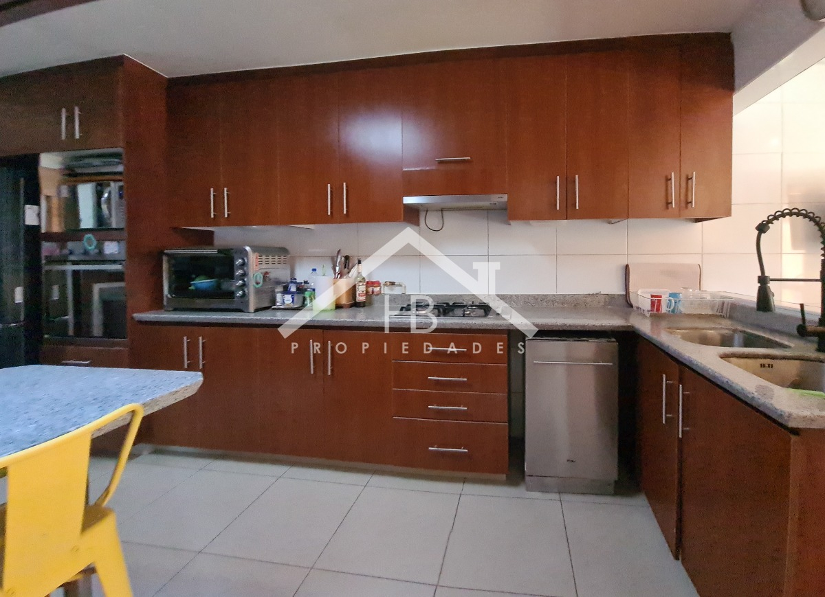 Venta Casa P 5D en suite Walk-in cl&oacute;set 6B 2E 1B San Carlos de Apoquindo - Las Condes