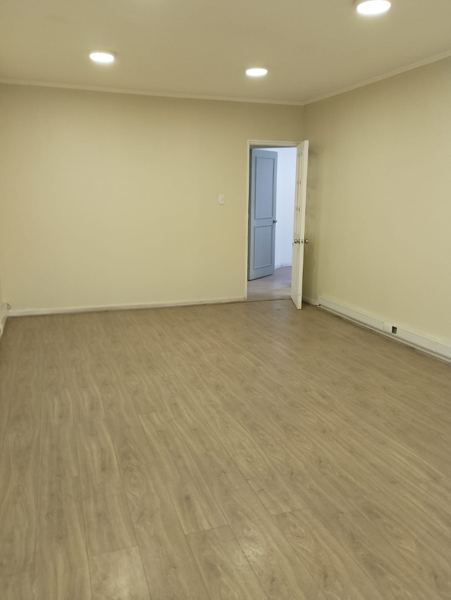 Arriendo Oficina 2B 2E 2Bd Centro Financiero - Las Condes