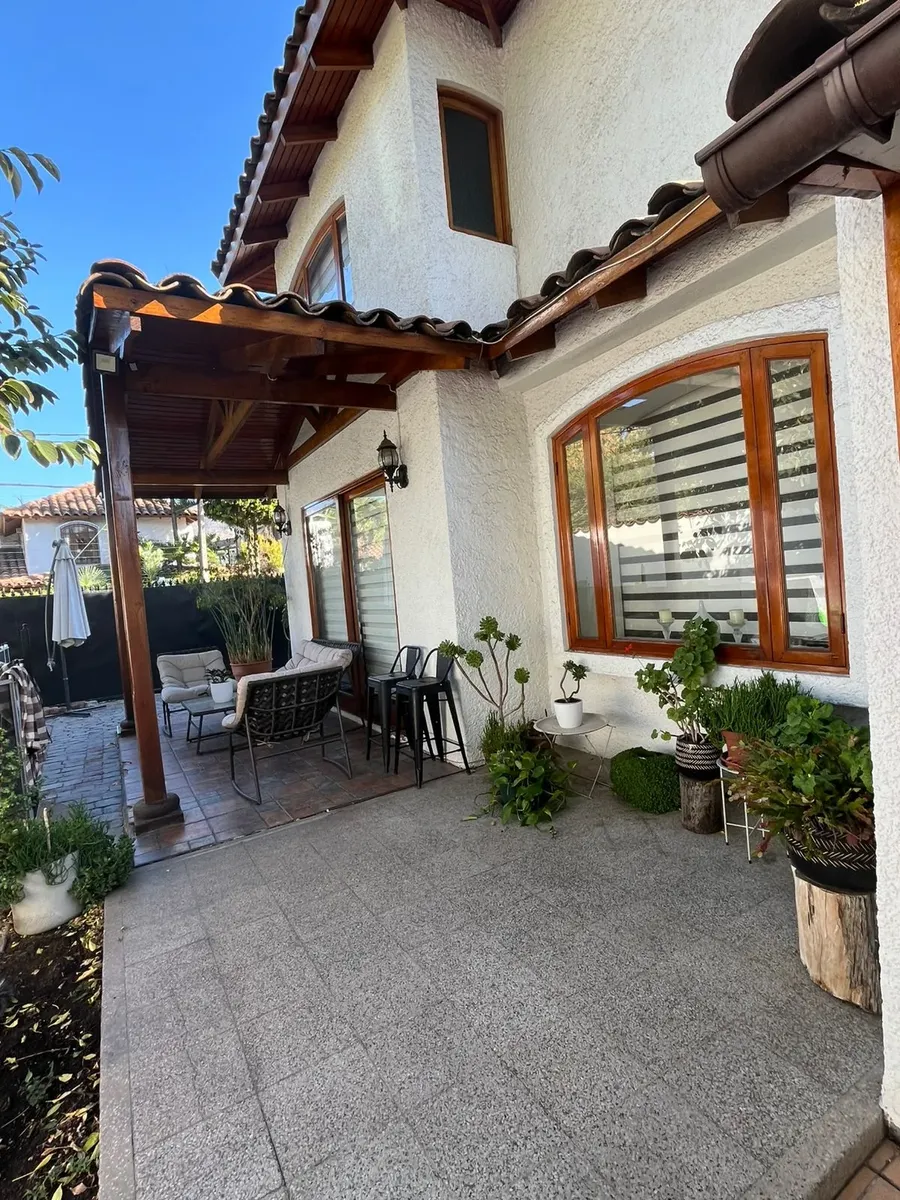 Venta Casa NP 4D WI cl&oacute;set Suite 3B 2E 1Bd Estadio Manquehue - Vitacura