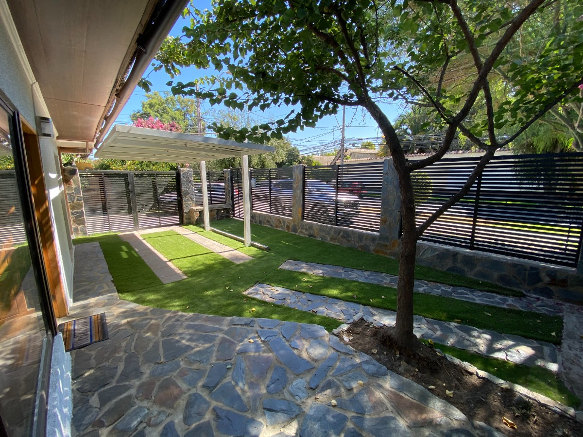 Venta Casa NO 3D 2B 2E 1Bd Carlos Ossand&oacute;n - La Reina