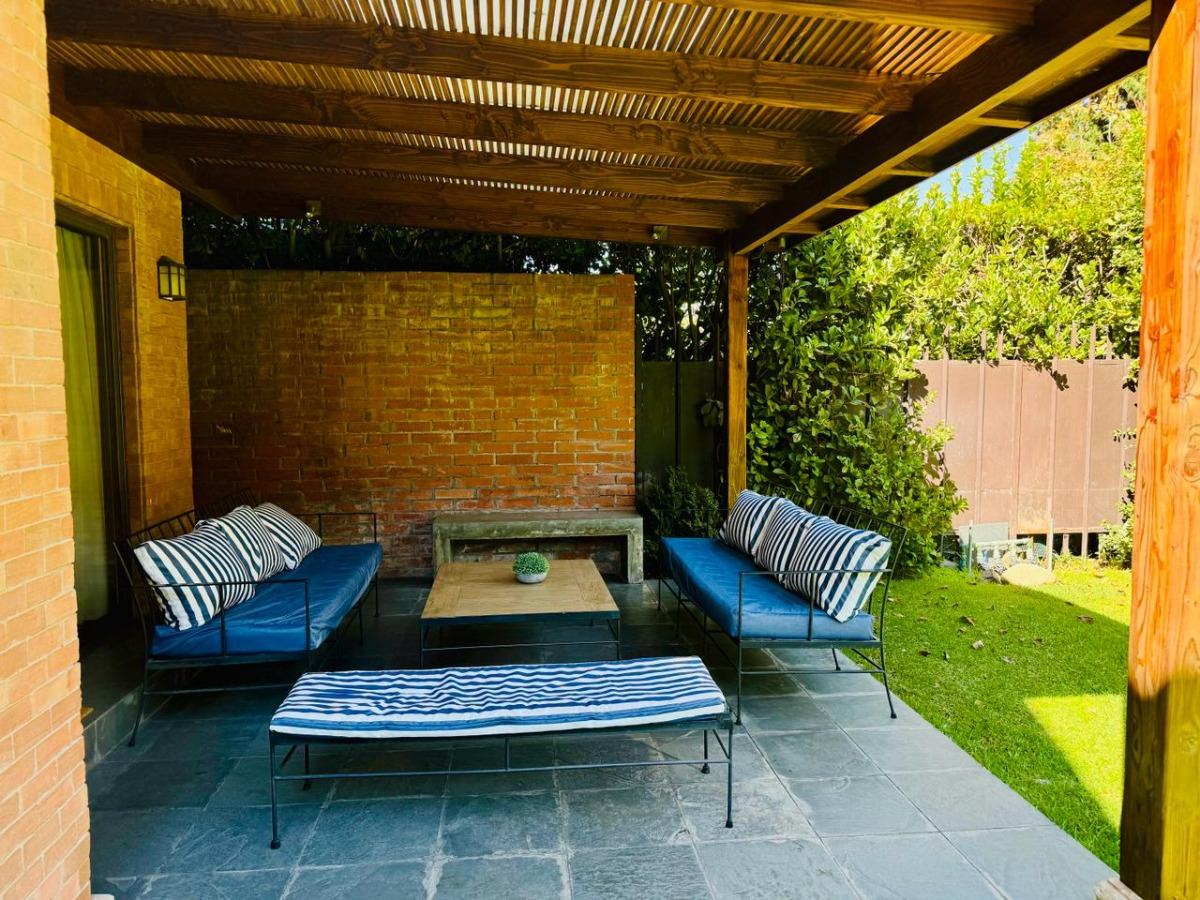 Venta Casa NP 5D en suite Walk-in cl&oacute;set 4B 3E 1B Los Trapenses - Lo Barnechea