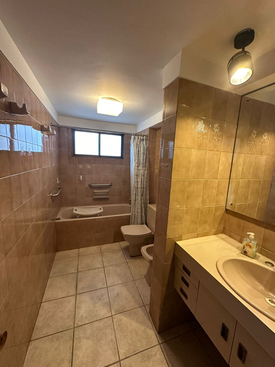 Arriendo Departamento O 3D 3B 2E 1B Barrio El Golf - Las Condes