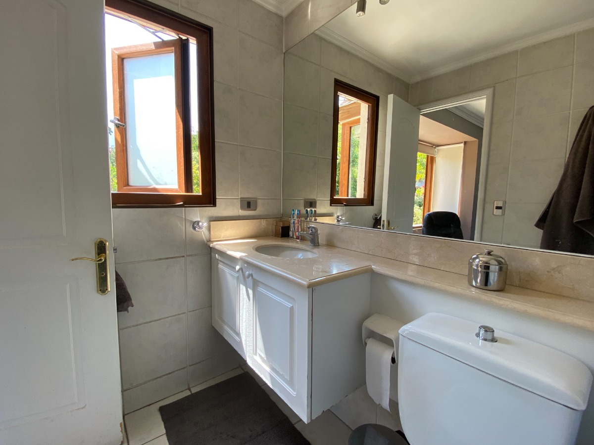 Venta Casa NO 3D en suite Walk-in cl&oacute;set 3B 2E 1B El Huinganal - Lo Barnechea