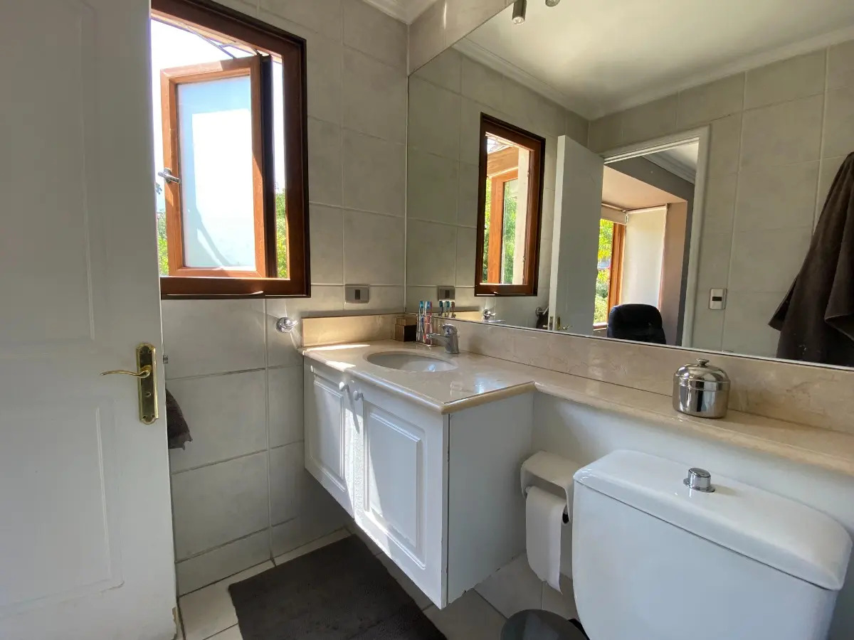 Venta Casa NO 3D en suite Walk-in cl&oacute;set 3B 2E 1B El Huinganal - Lo Barnechea