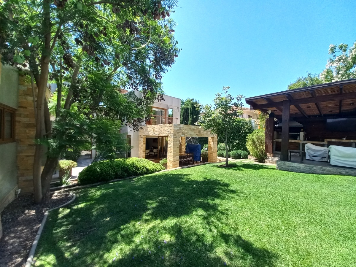 Venta Casa NP 5D en suite Walk-in cl&oacute;set 4B 6E 2B Chicureo - Colina