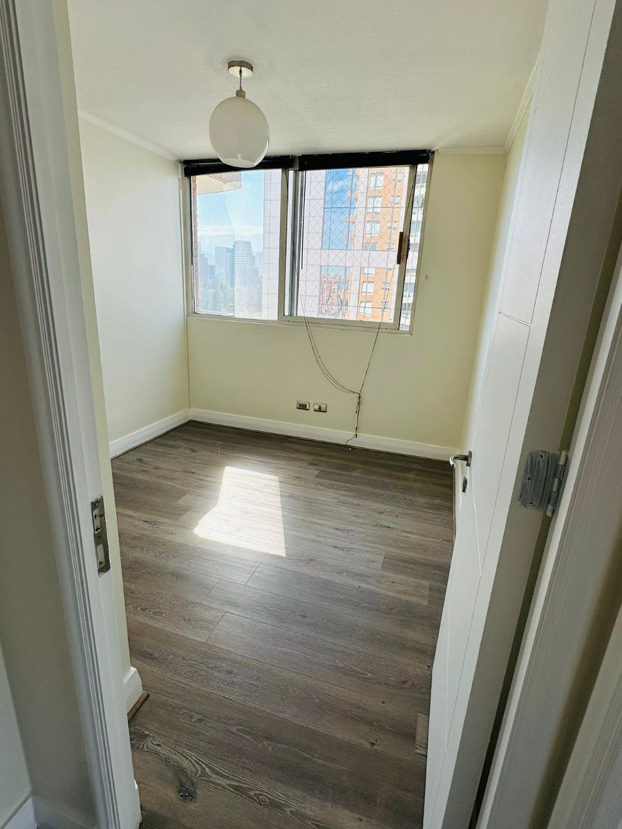 Arriendo Departamento NO 2D en suite Walk-in cl&oacute;set 2B 1E Metro Escuela Militar - Las Condes